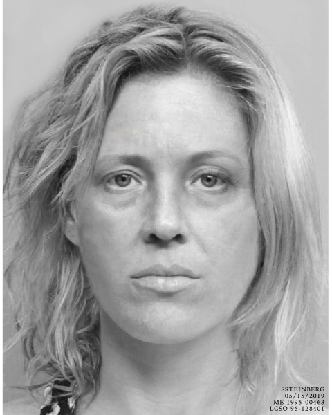 #JaneDoe was discovered near the near York Island, a tiny island south of St. James City off Pine Island, after an strong storm in 1995.  #FLORIDA